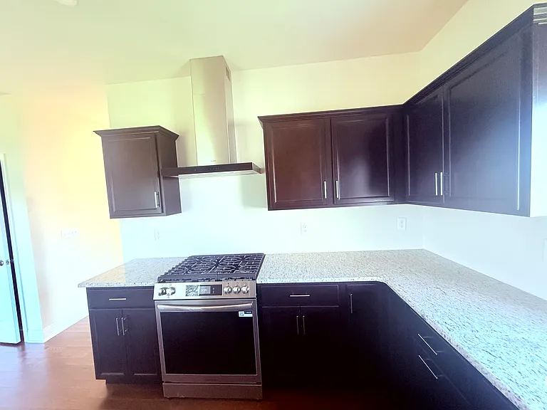 44 Nantucket St — Photo 10