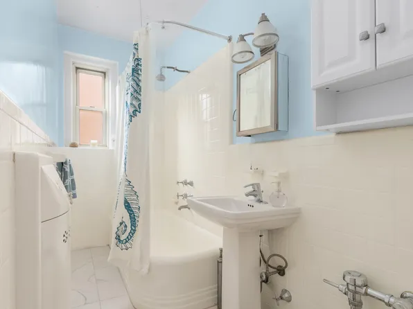 140 8th Avenue image 6 of 6