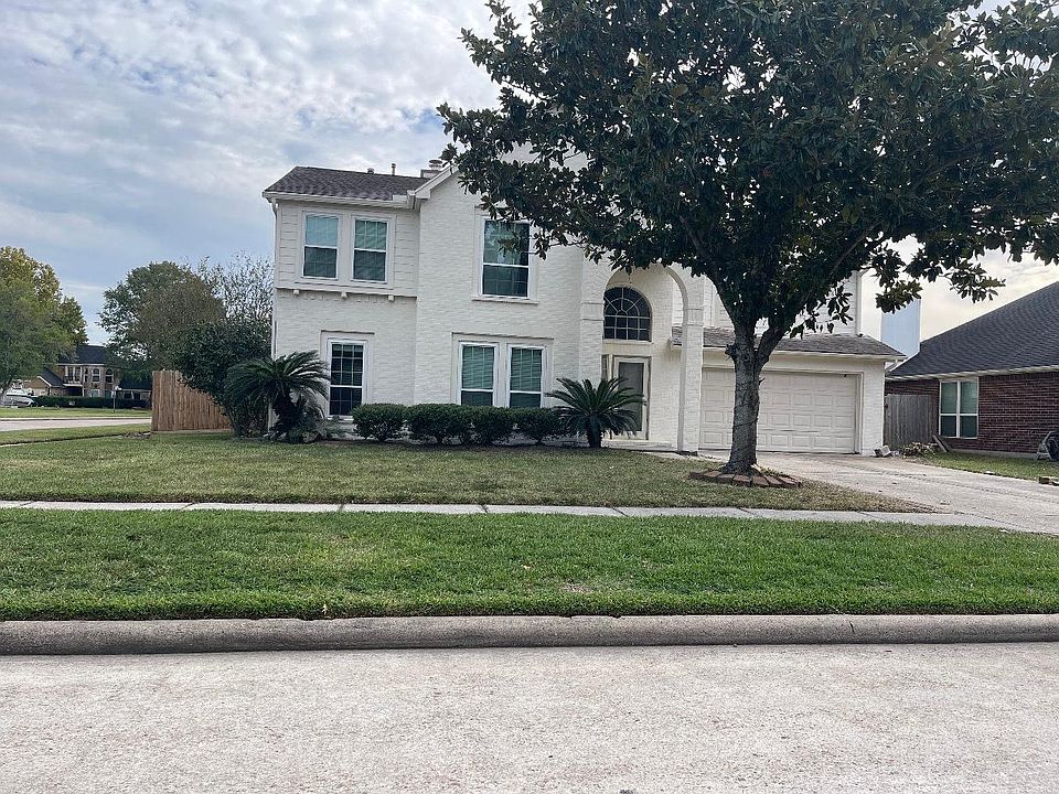 1st image of 902 Bayou Bend Dr