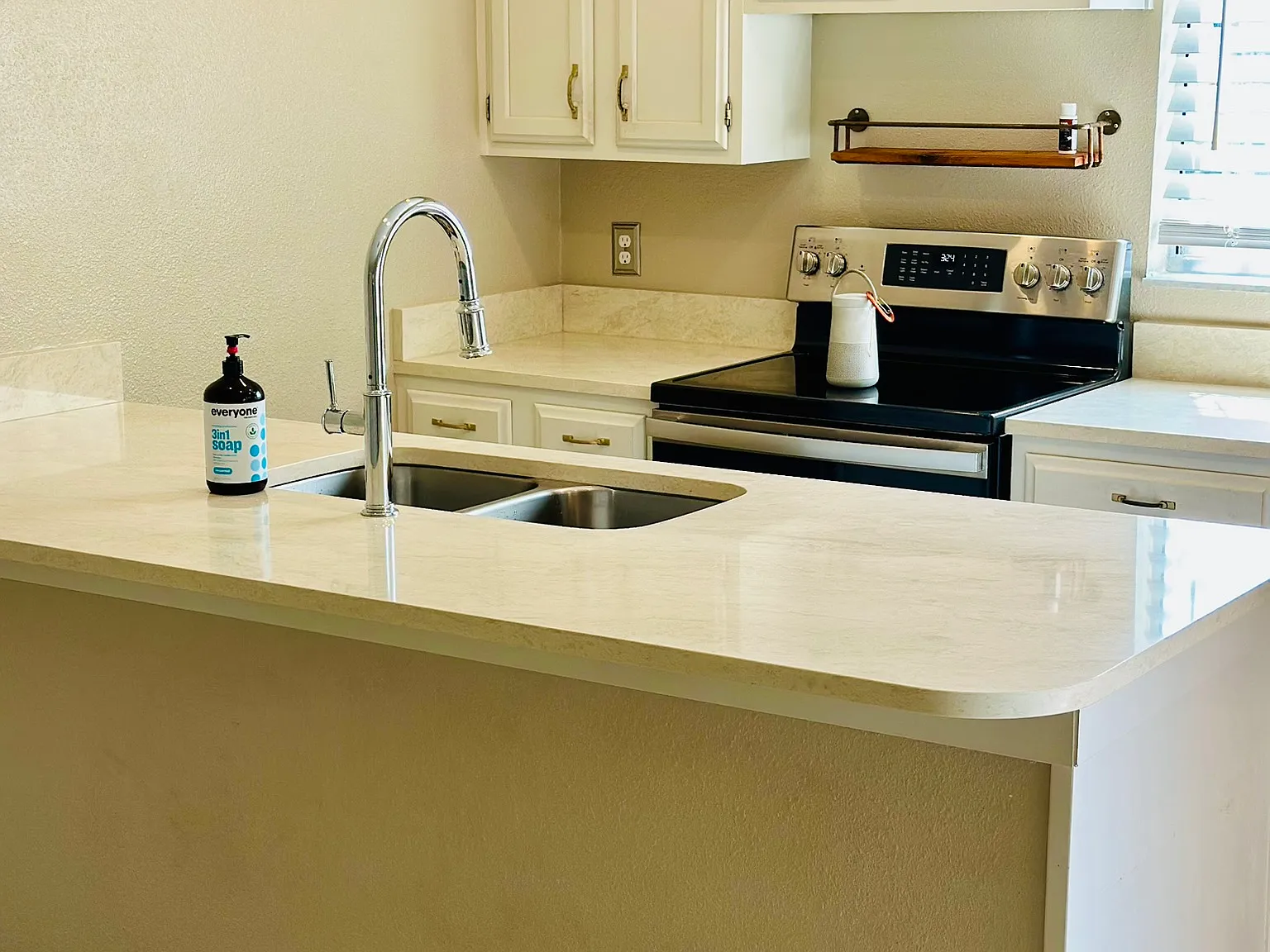 2 bed, 1.5 bath, 1096 sqft, $1,750 — Photo 4