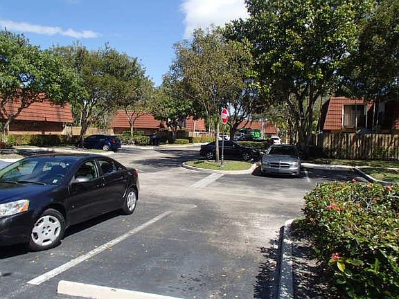 5th image of 9939 NW 6th Ct