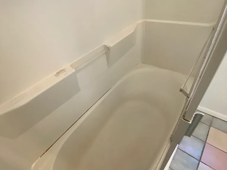 Shower/Tub