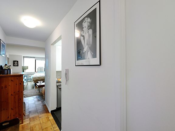2nd image of 505 W 37th St APT 11F