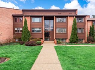 951 Canyon View Rd APT 304, Sagamore Hills, OH 44067