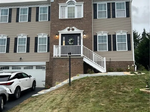 205 Birchwood Ln, Imperial, PA 15126