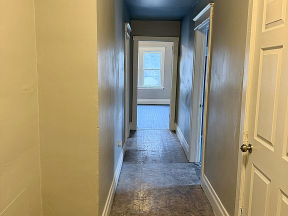 5th image of 313 Clifford Ave