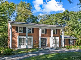 30777 Cheviot Hills Dr, Franklin, MI