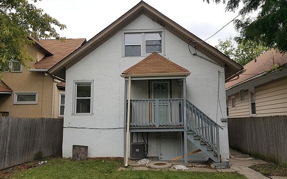 4th image of 1038 N Lorel Ave