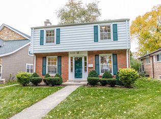 5248 Suffield Ter, Skokie, IL 60077