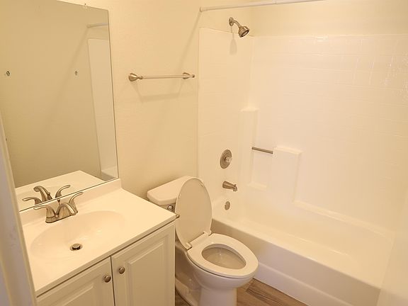 4th image of 1522 Hornblend St APT 2