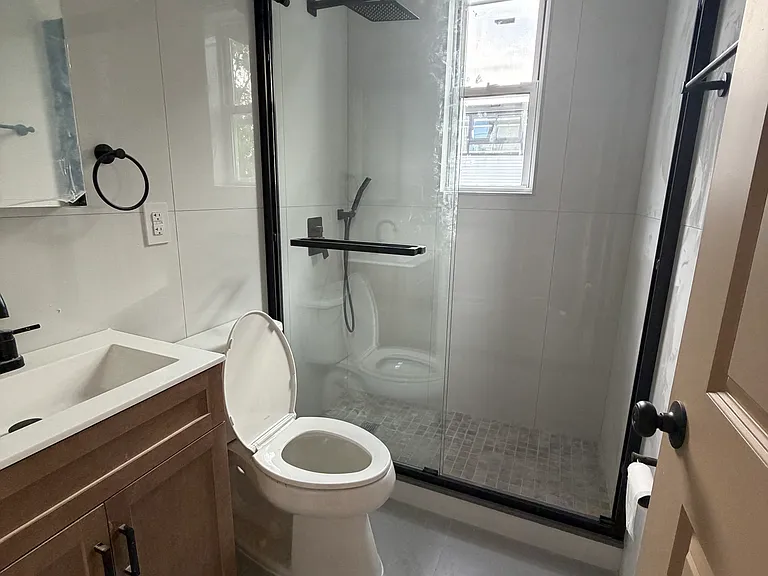 195 Avenue U #3R — Photo 4