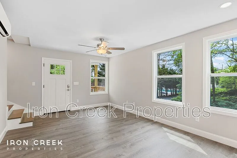 2 bed, 1.5 bath, 960 sqft, $1,695 — Photo 2