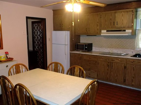4th image of 12 Barbara Jean Dr