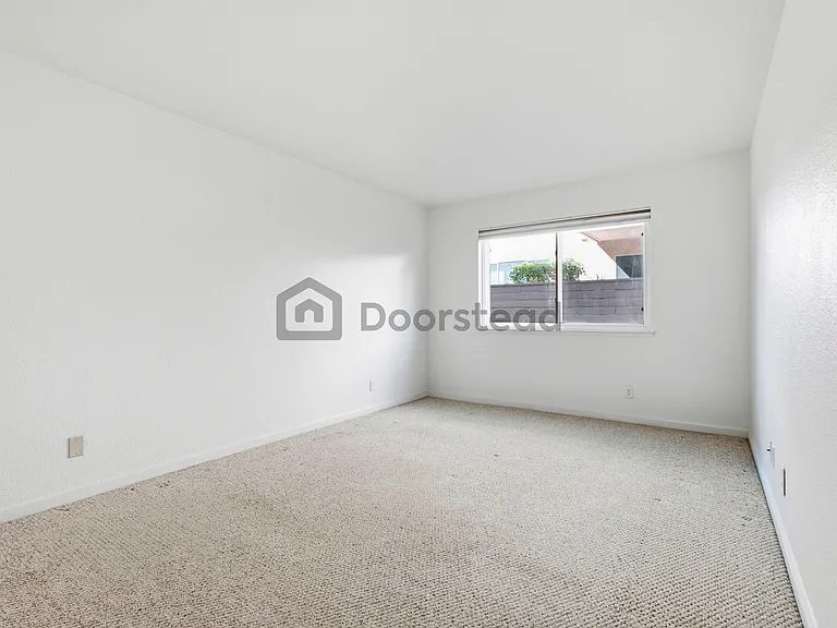 1318 B St #102 — Photo 29
