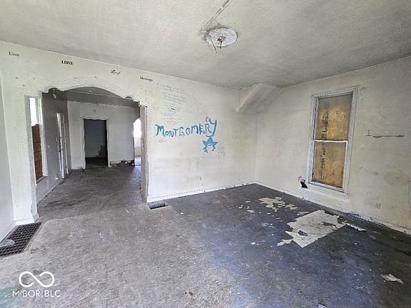 4th image of 1310 Locust St