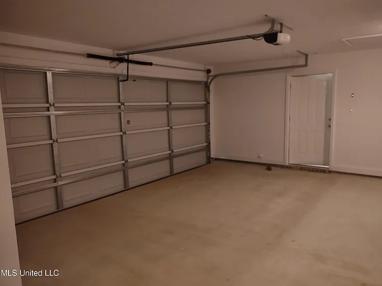 599 Westfield Dr — Photo 27