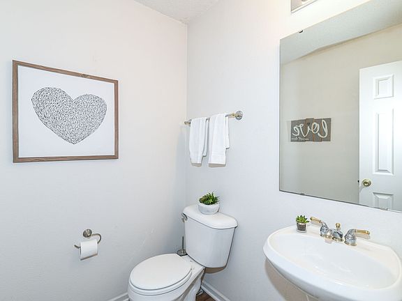 4th image of 11819 Wapiti Way