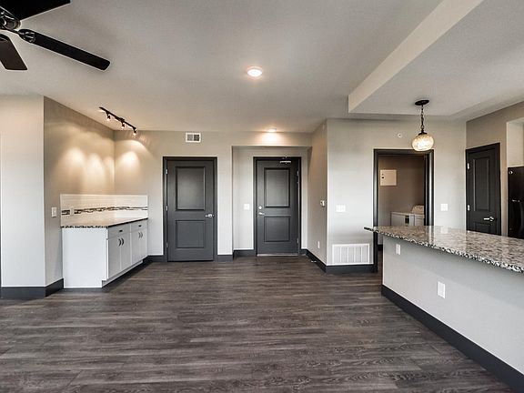 3rd image of 22 E Prescott St APT 402