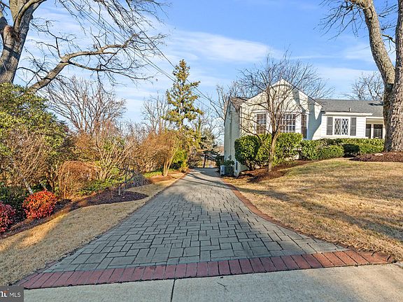 3rd image of 7203 Park Terrace Dr