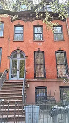 16 Saint Mark&#39;s Avenue in Park Slope