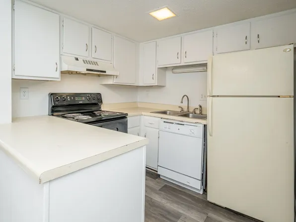 The Cliffs, 3320 Cliff Rd S APT 6, Birmingham, AL 35205