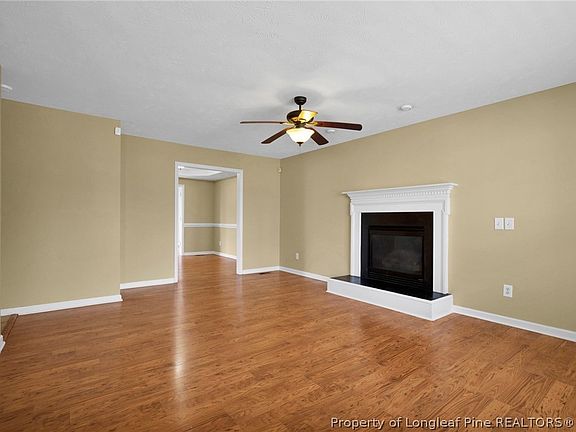 5th image of 75 Countess Ct
