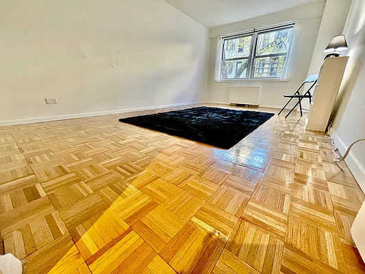 Rented by R New York | media 28