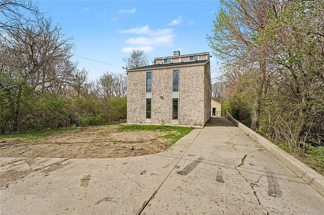 577 Shiloh Springs Rd photo 1
