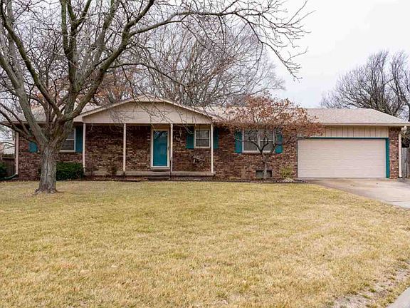 2nd image of 1621 N Prescott Cir