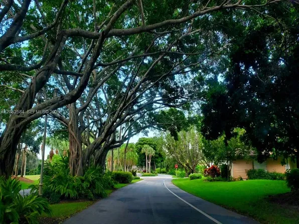 900 Greensward Ln, Delray Beach, FL