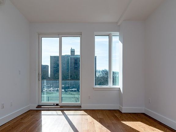 5th image of 59 Montrose Ave #4P