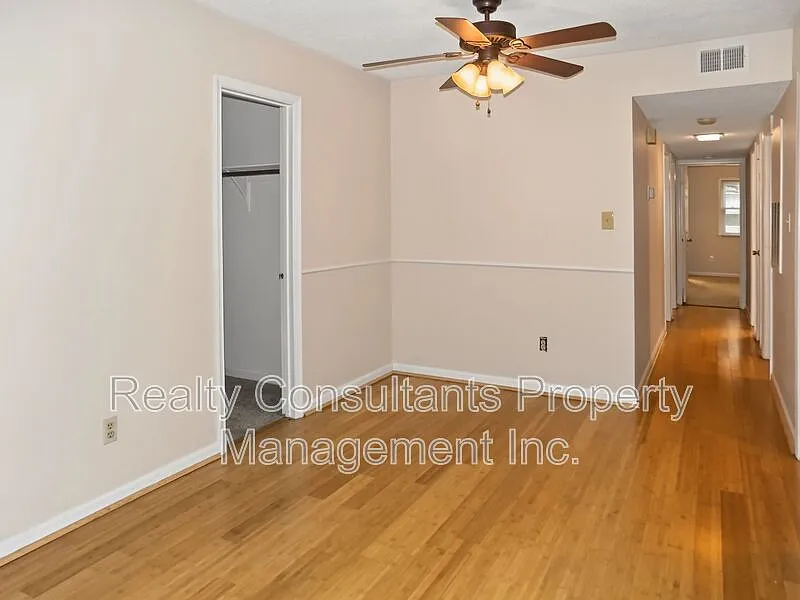 3 bed, 2.0 bath, 1161 sqft, $1,695 — Photo 4