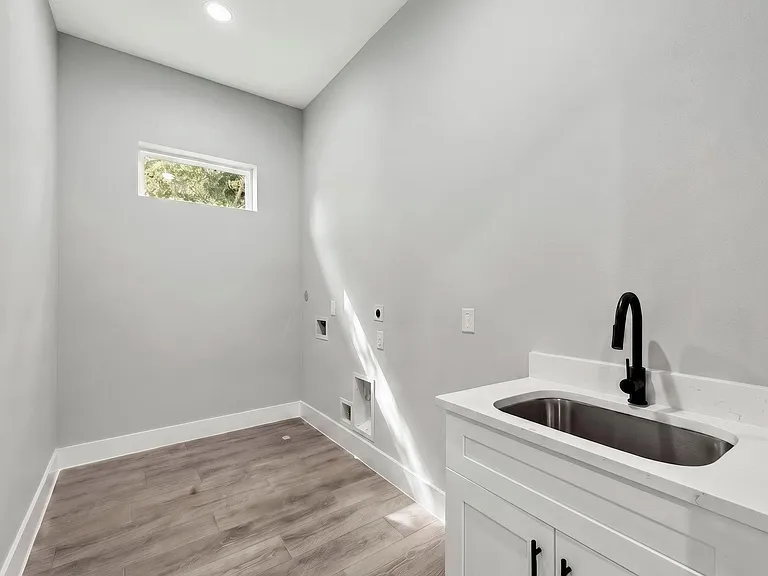 4517 Larch Ln — Photo 34