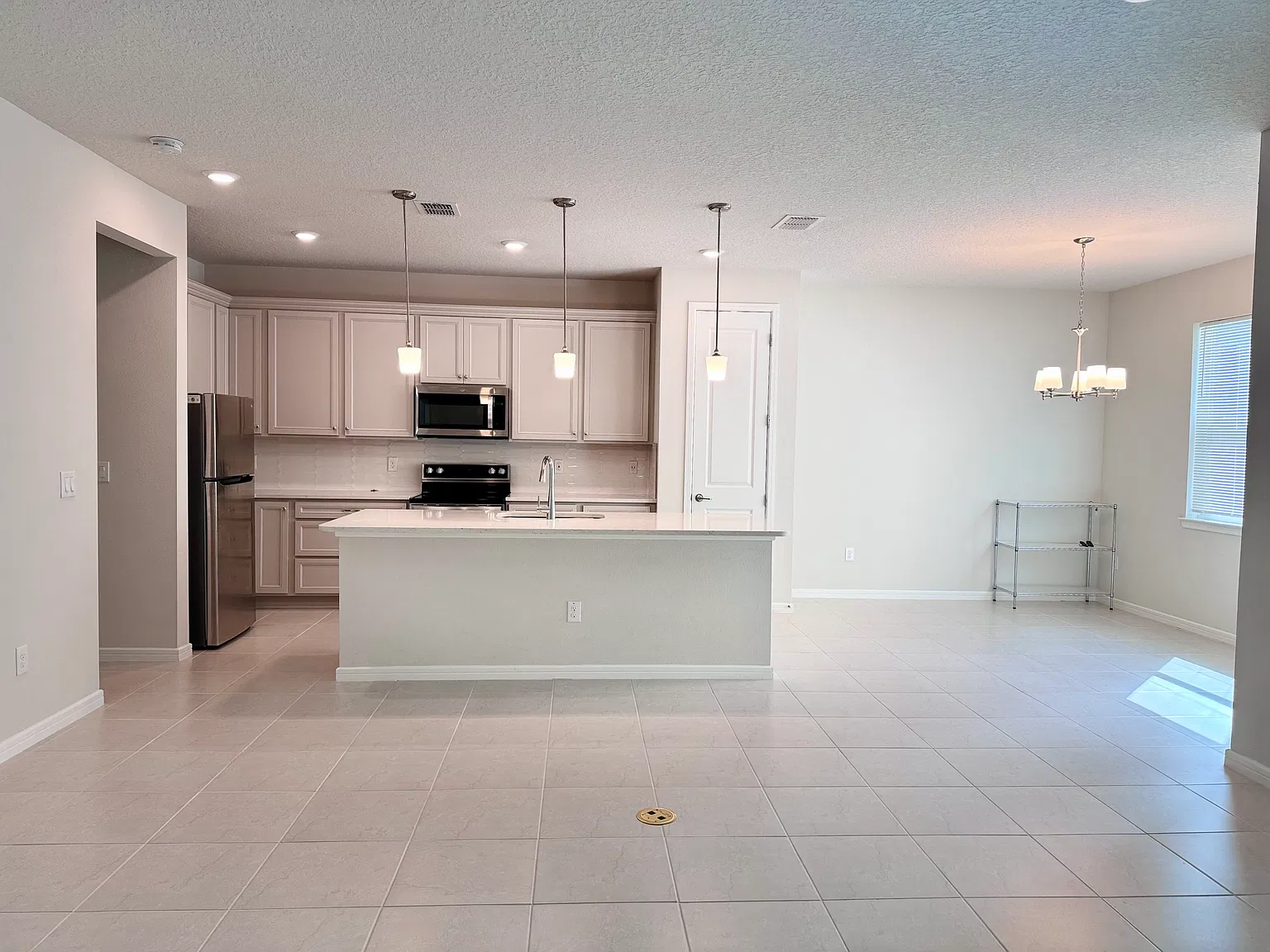 5 Bedroom Home for rent — Photo 4