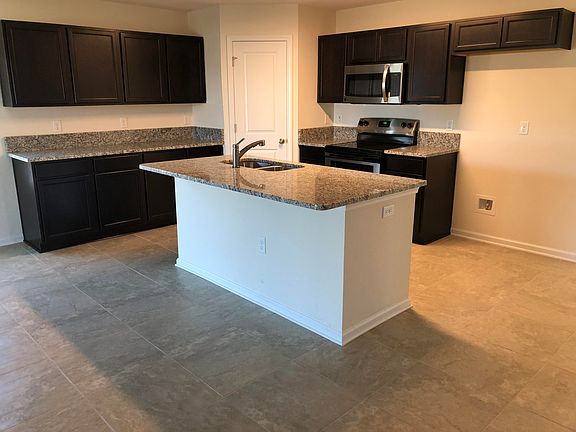 3rd image of 3079 Greywood Ln