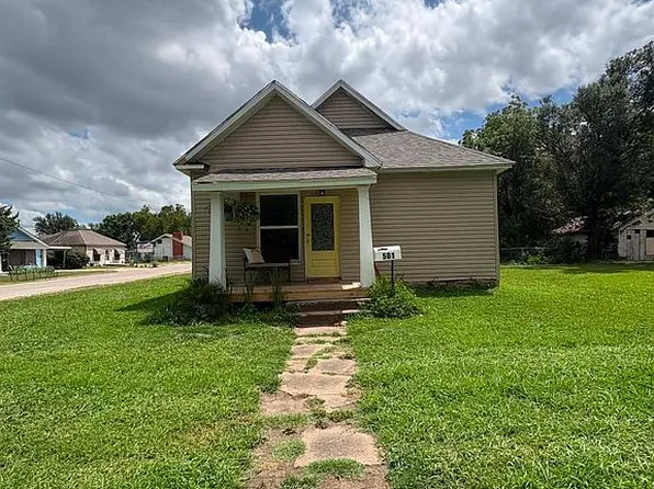 501 W 8th St, Newkirk, OK 74647