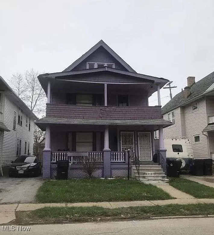 474 E 128th St photo 1