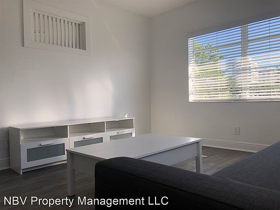 4th image of 533 Antioch Ave #1