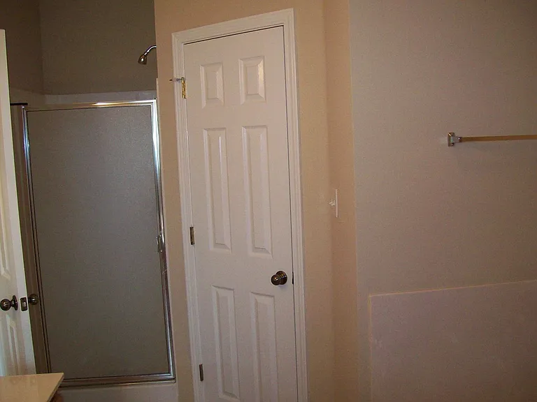 26043 Wimbledon Ave — Photo 17