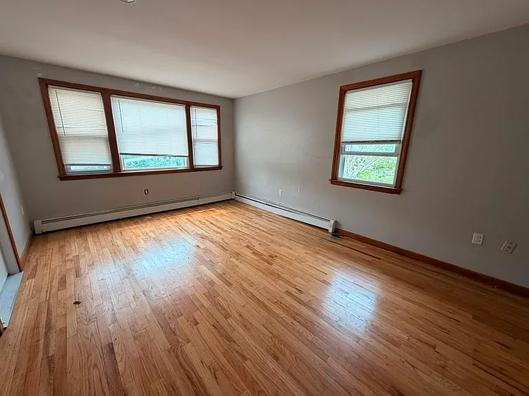 127 Warner St #2B — Photo 2