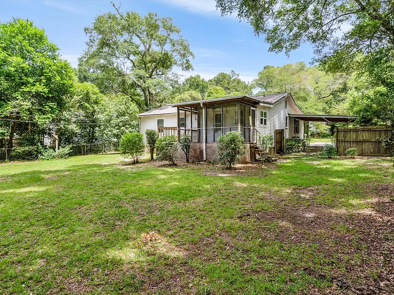 315 Azalea Cir W — Photo 18