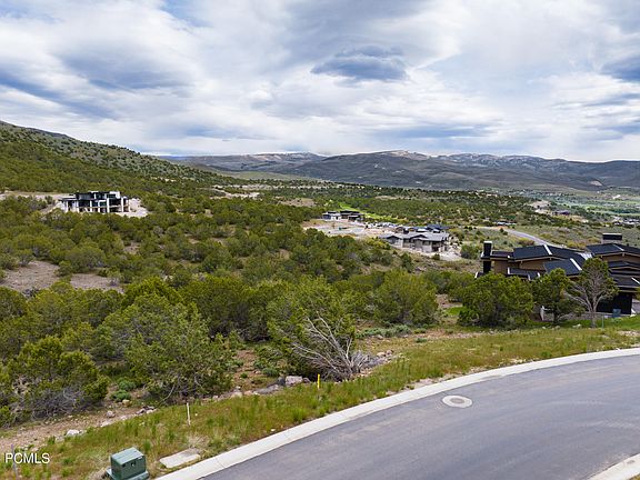 4th image of 1588 N A1 Peak Cir #555