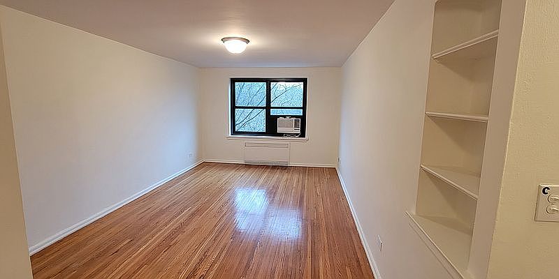 1st image of 75-05 210th St #5P