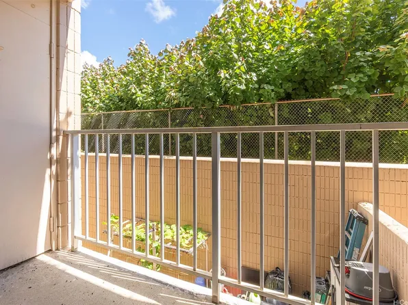 1720 Huna St #B206, Honolulu, HI 96817