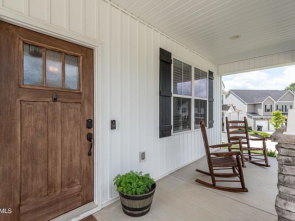 4th image of 7510 Hedge Rose Ln