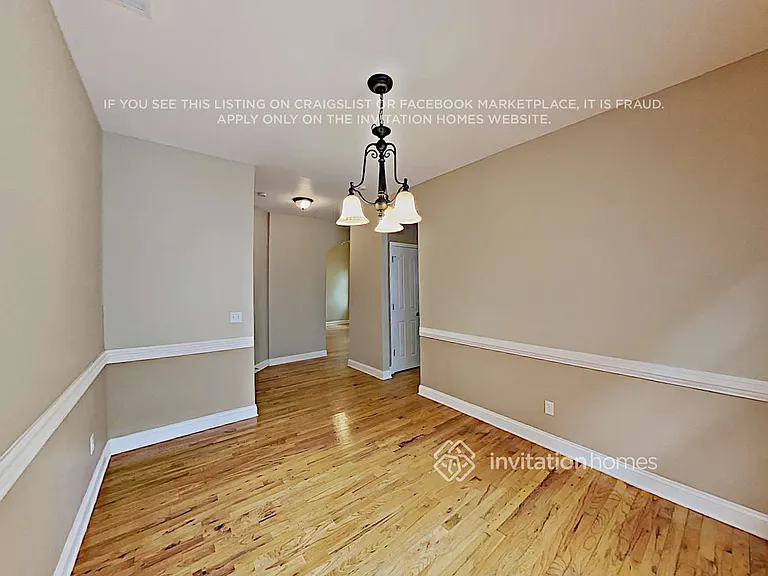 658 Royal Crest Ct — Photo 9