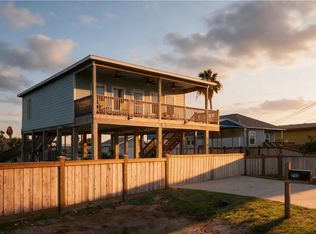 713 Copano Cove Rd, Rockport, TX 78382