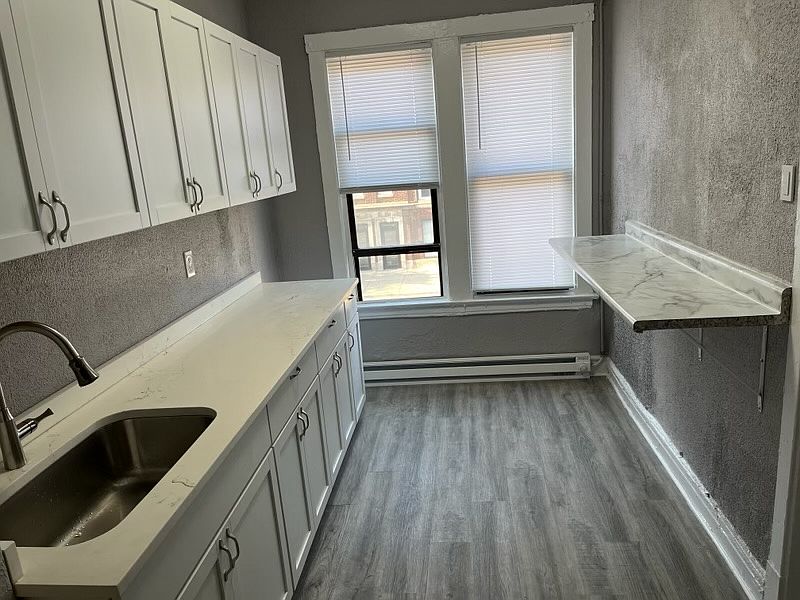 1st image of 4354 N Ashland Ave APT 202