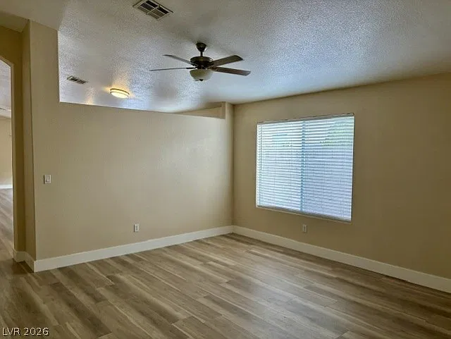 3 bed, 2.0 bath, 1684 sqft, $2,350 — Photo 3