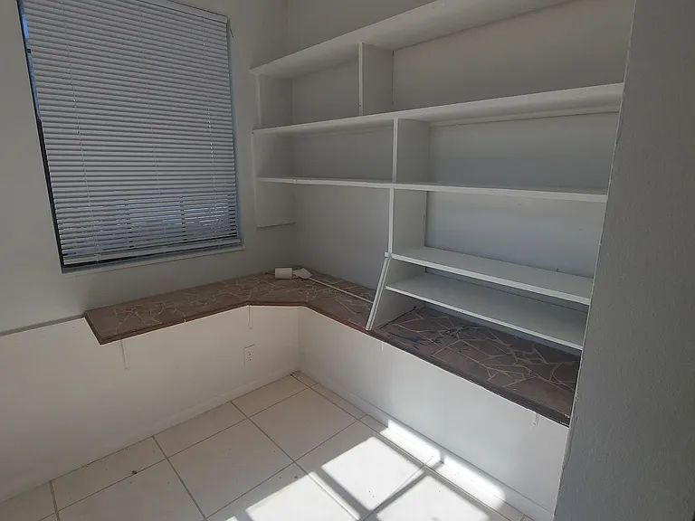 2449 E Lake Dr — Photo 12